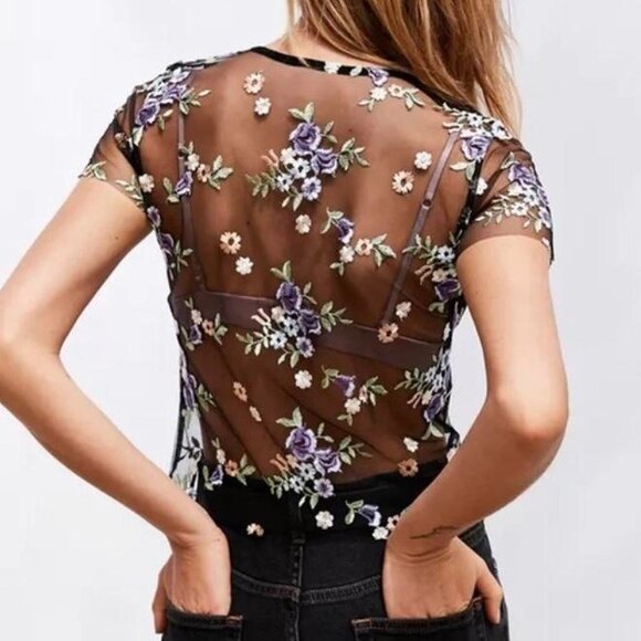 Black mesh with flowers Kimchi Blue tee - Picture 6 of 6